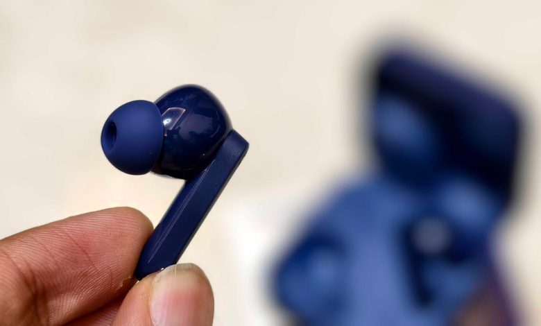 Finally, budget wireless earbuds that I wouldn't mind putting my AirPods away for