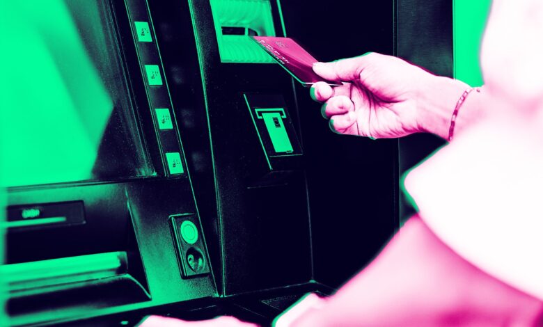 Heroic Gas Station Clerk Realizes Elderly Women Are Being Scammed at the Bitcoin ATM, Unplugs It to Save Them