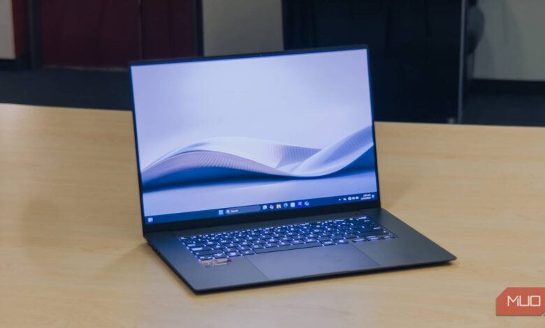 This Power Automate workflow keeps my Windows desktop spotless
