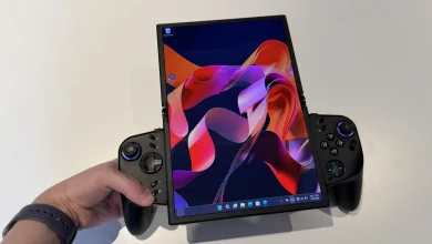 Lenovo's Foldable Gaming Handheld Is Too Cool to Remain Just a Concept